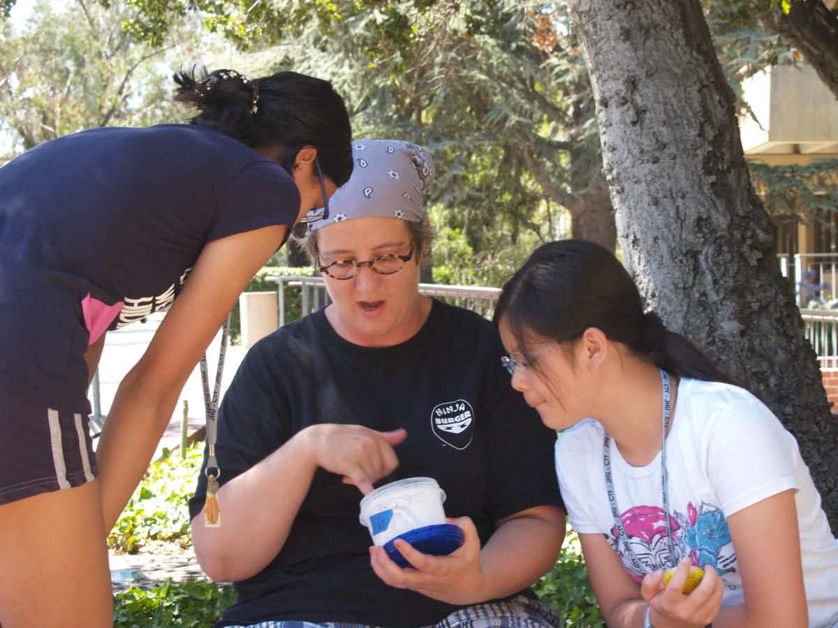 NCSE Teacher Ambassador Turtle Haste working with students